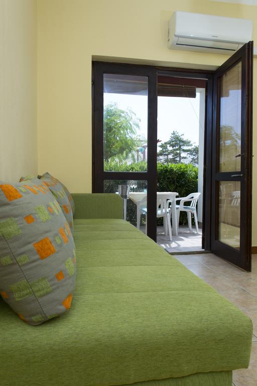 Art Apartment Pag Town Exterior foto