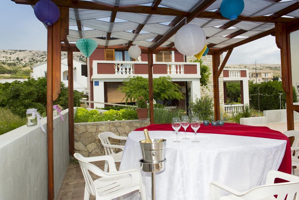 Art Apartment Pag Town Exterior foto
